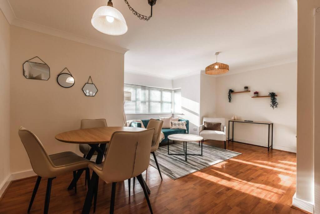 Apartment Comfortable Two-bedroom Azurite