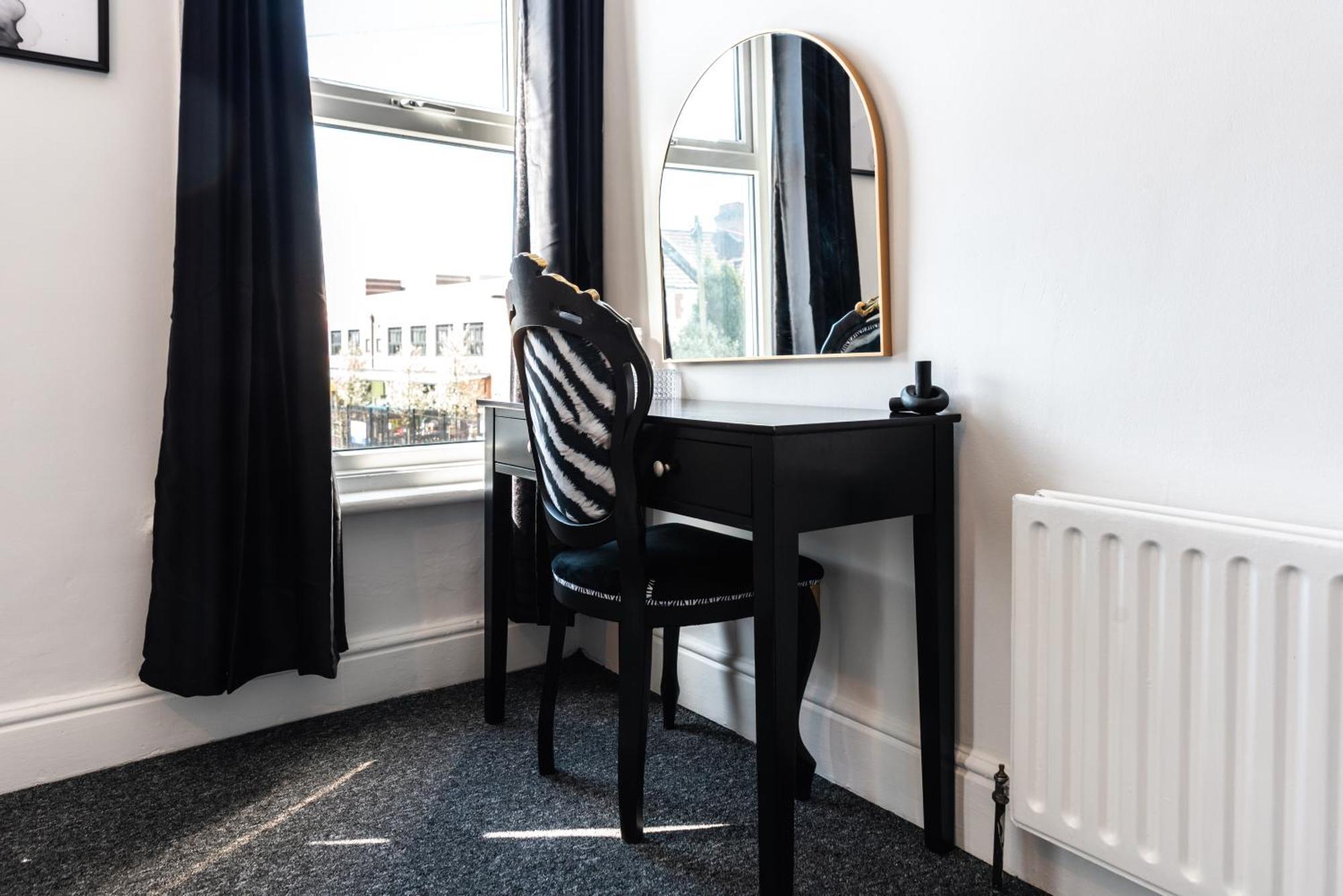 Holiday home Contractor Free Parking Town Centre Wifi 5 Bedrooms Sleeps 11 Southampton