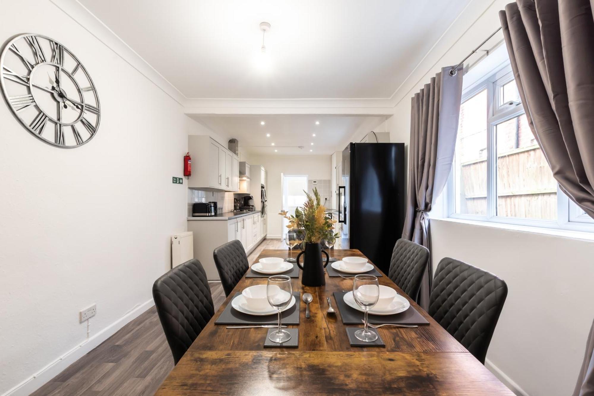 Contractor Free Parking Town Centre Wifi 5 Bedrooms Sleeps 11 * Southampton