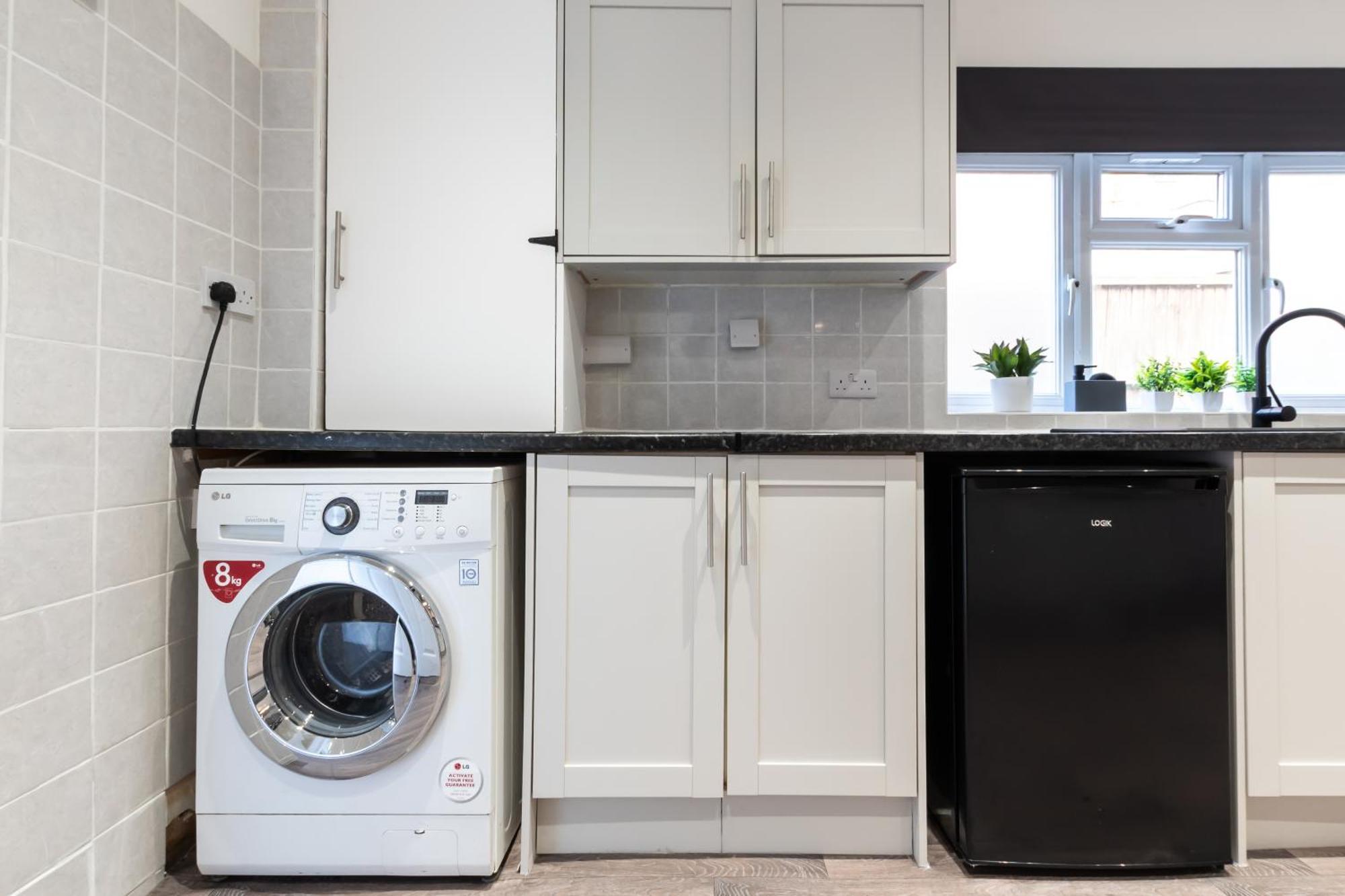 Contractor Free Parking Town Centre Wifi 5 Bedrooms Sleeps 11 Holiday home Southampton