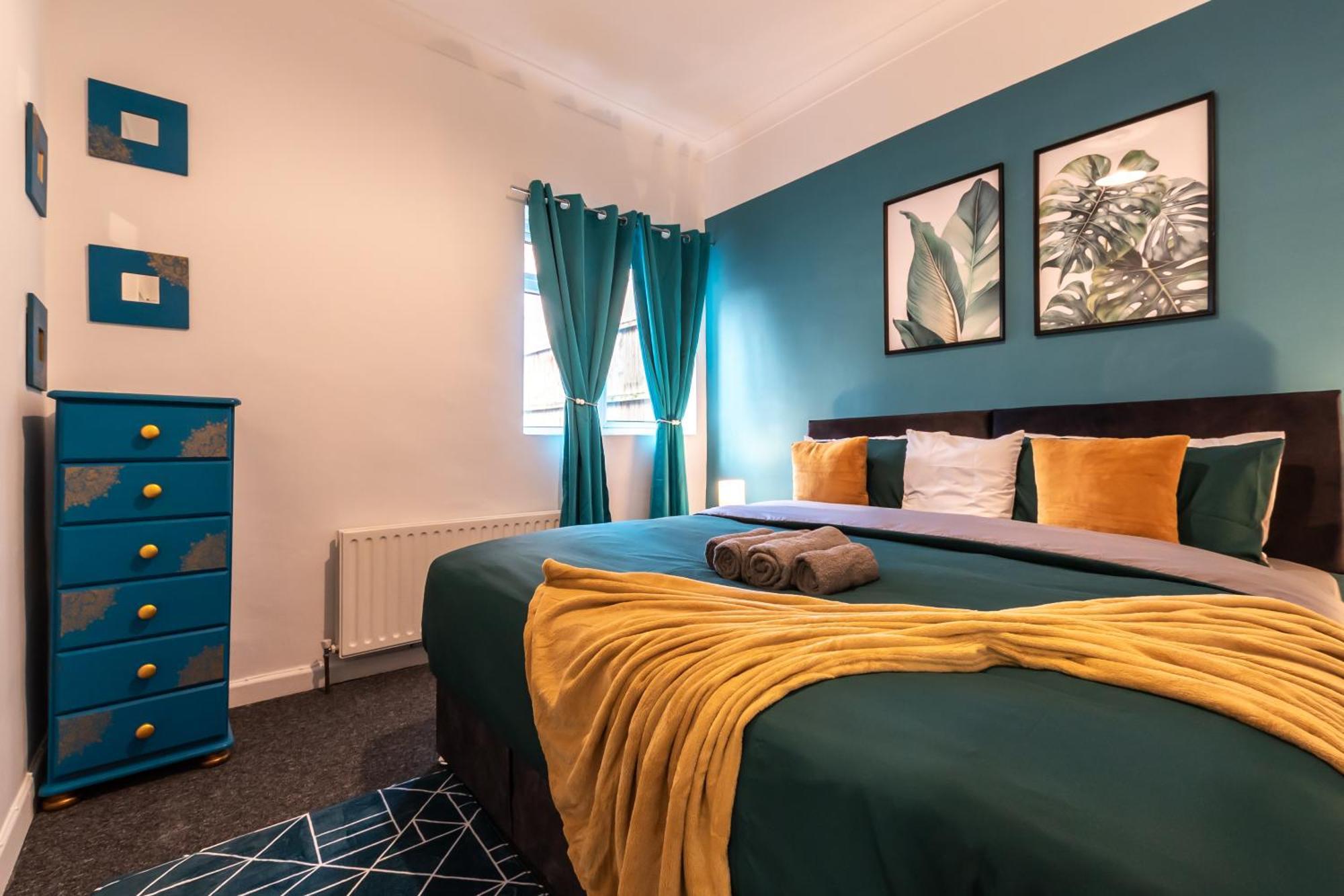 Contractor Free Parking Town Centre Wifi 5 Bedrooms Sleeps 11 Holiday home Southampton