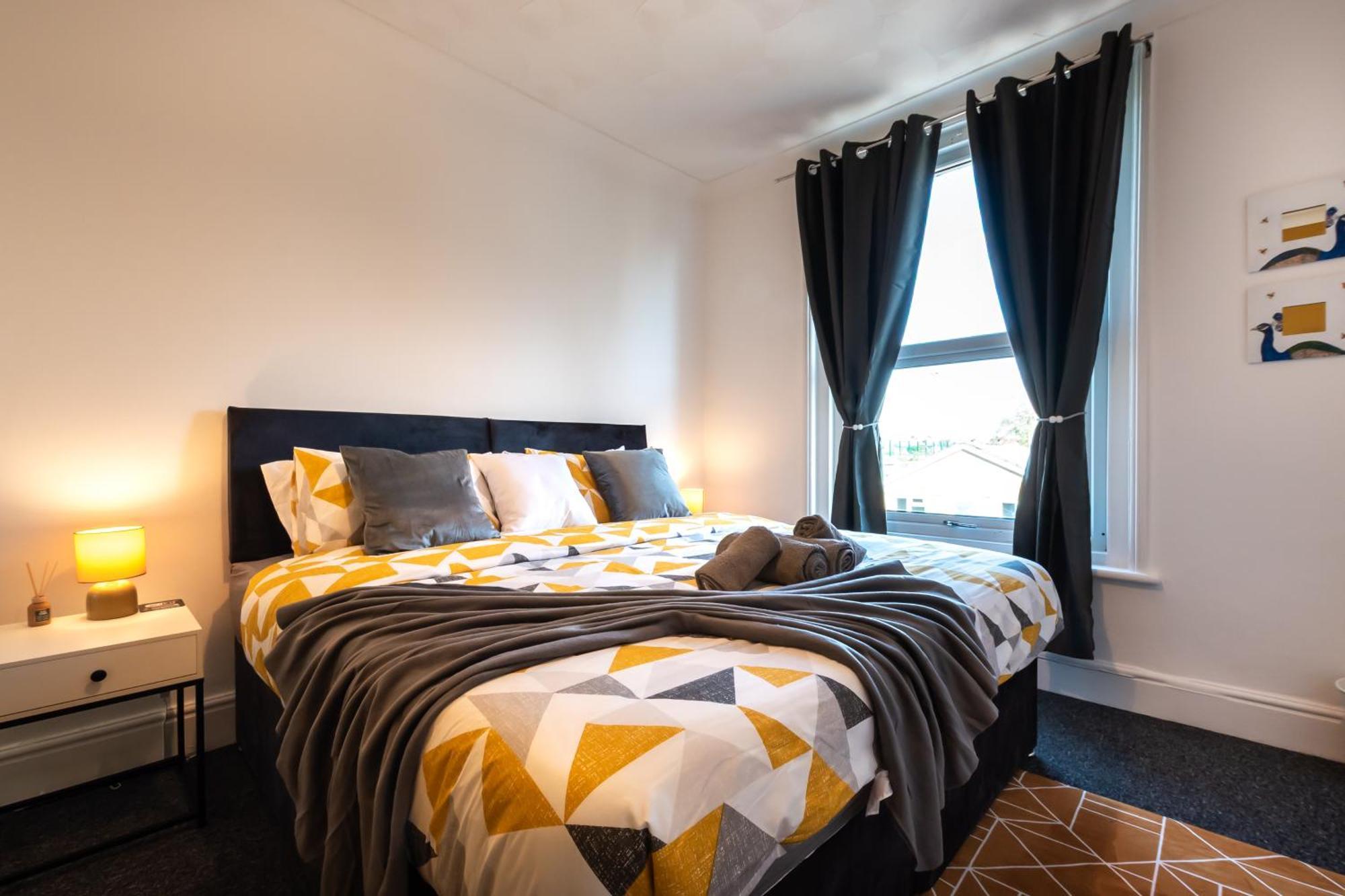 Contractor Free Parking Town Centre Wifi 5 Bedrooms Sleeps 11 * Southampton