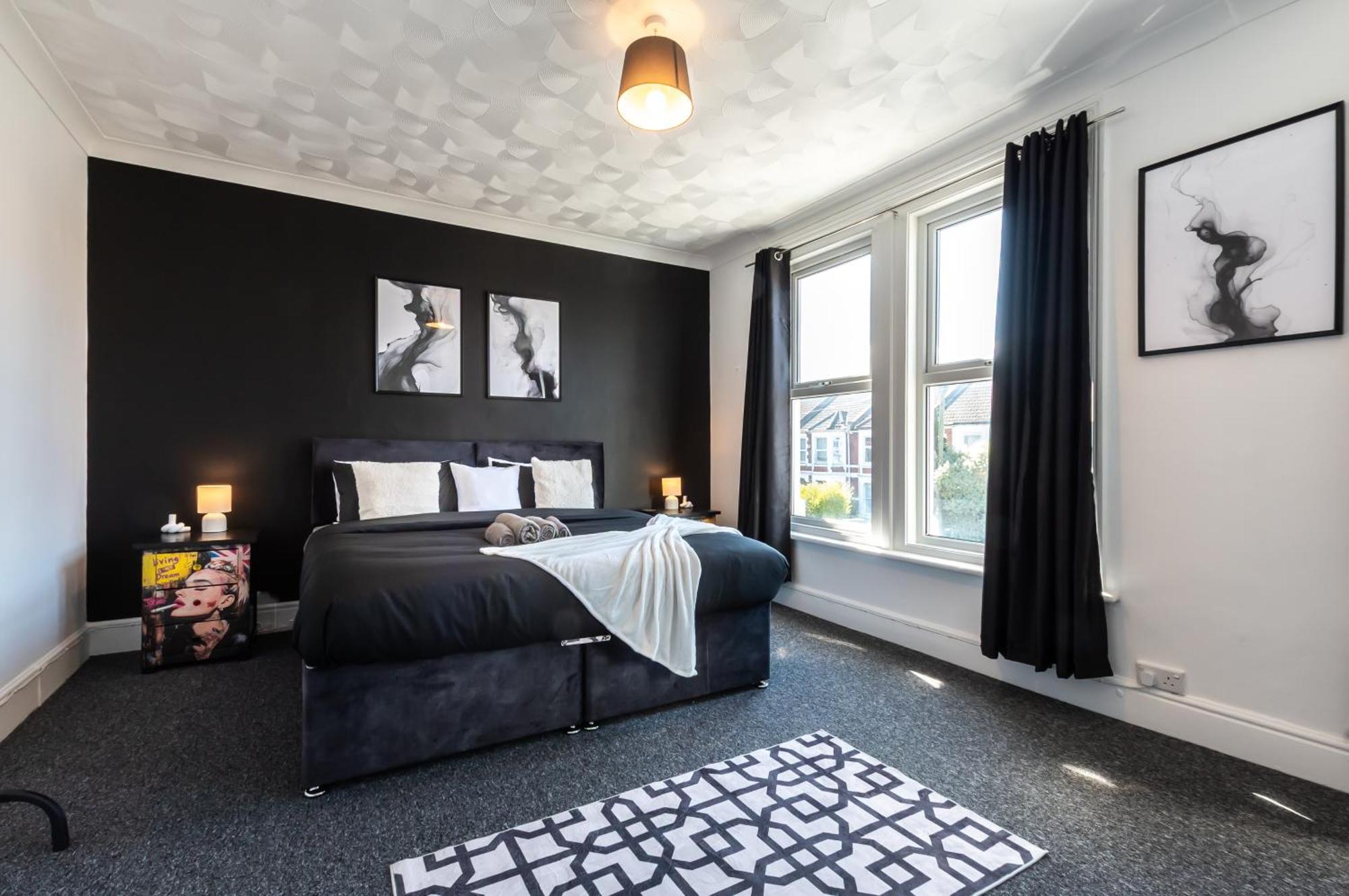 Holiday home Contractor Free Parking Town Centre Wifi 5 Bedrooms Sleeps 11