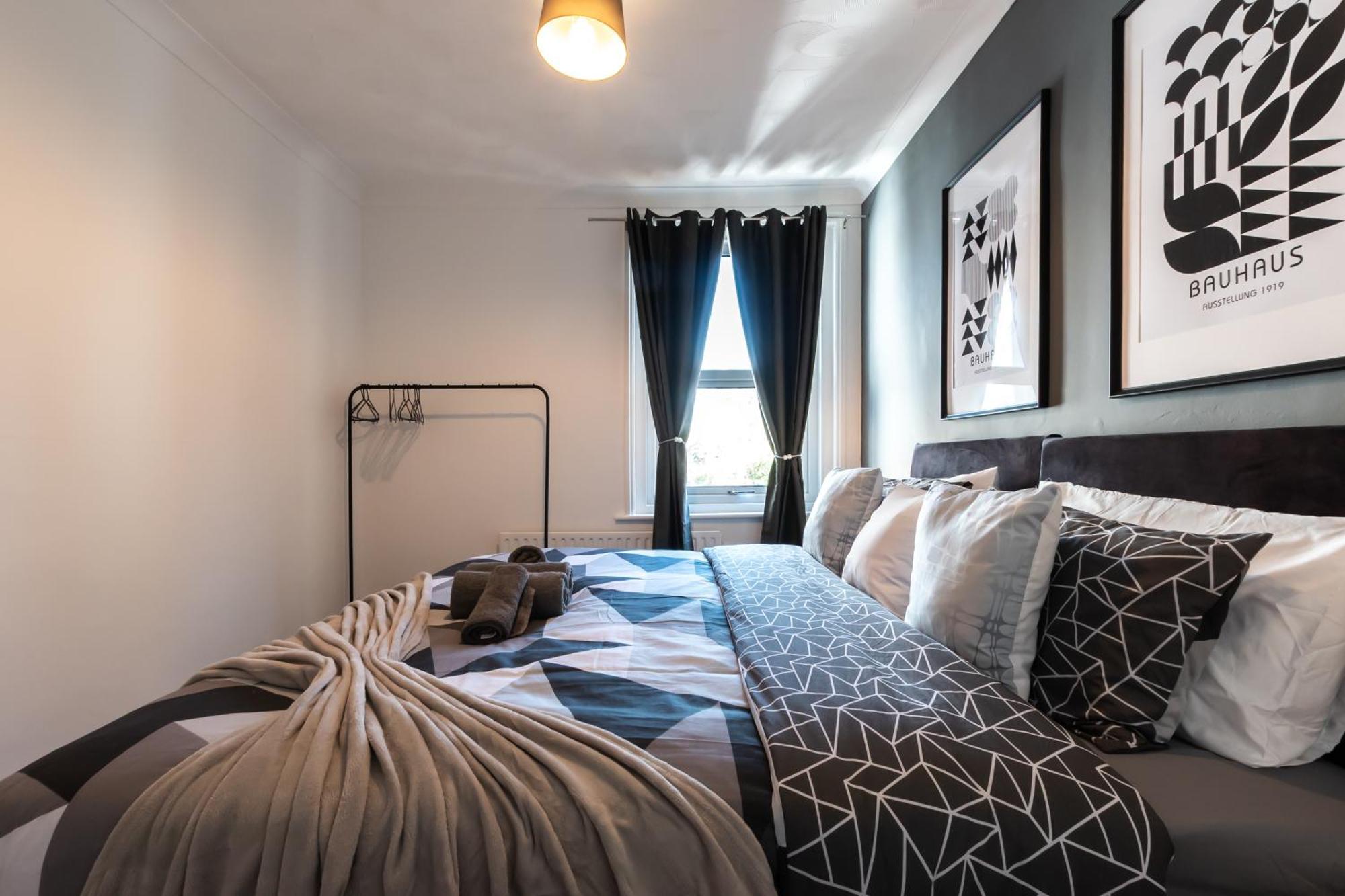 Contractor Free Parking Town Centre Wifi 5 Bedrooms Sleeps 11 * Southampton