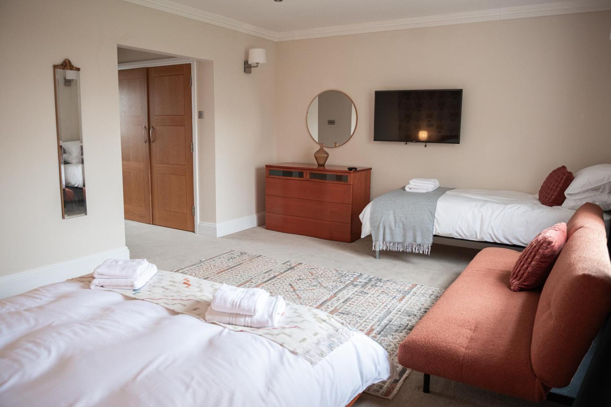 31 Queens Terrace * Southampton