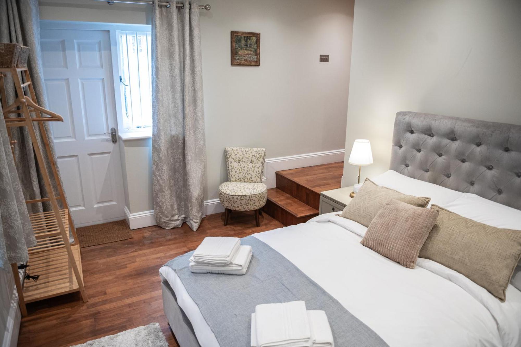 31 Queens Terrace * Southampton