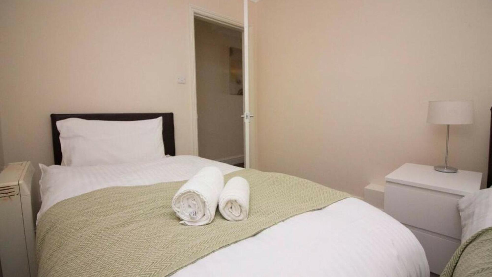 Stayzo Penthouse 2- Premier * Southampton