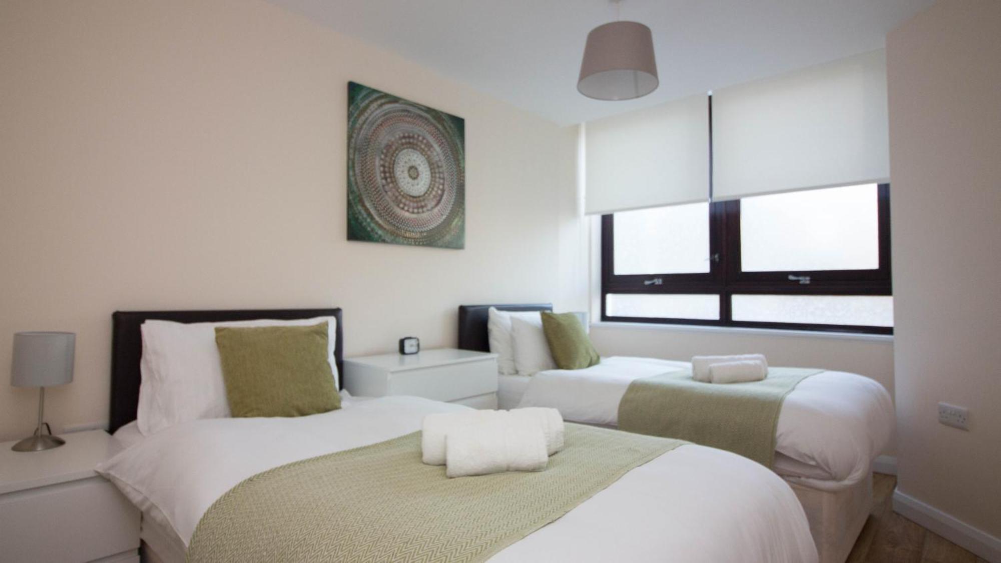 Stayzo Castle Point 6 - Premier Apartment *