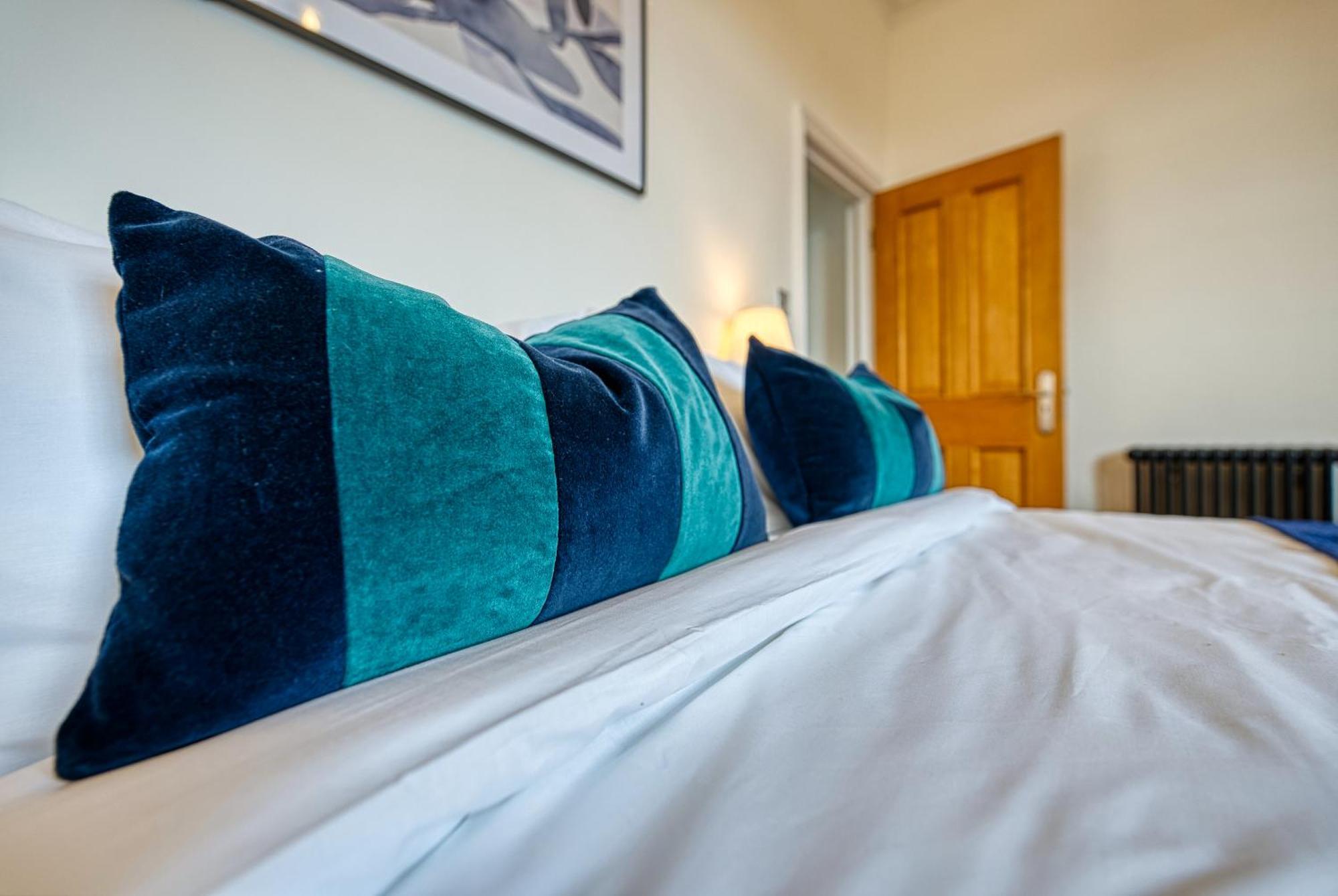 2-bedroom Stunning, Modern & Spacious Apartment, Near Ocean Village, Southampton, Summer Offer Available - By Blue Puffin * Southampton