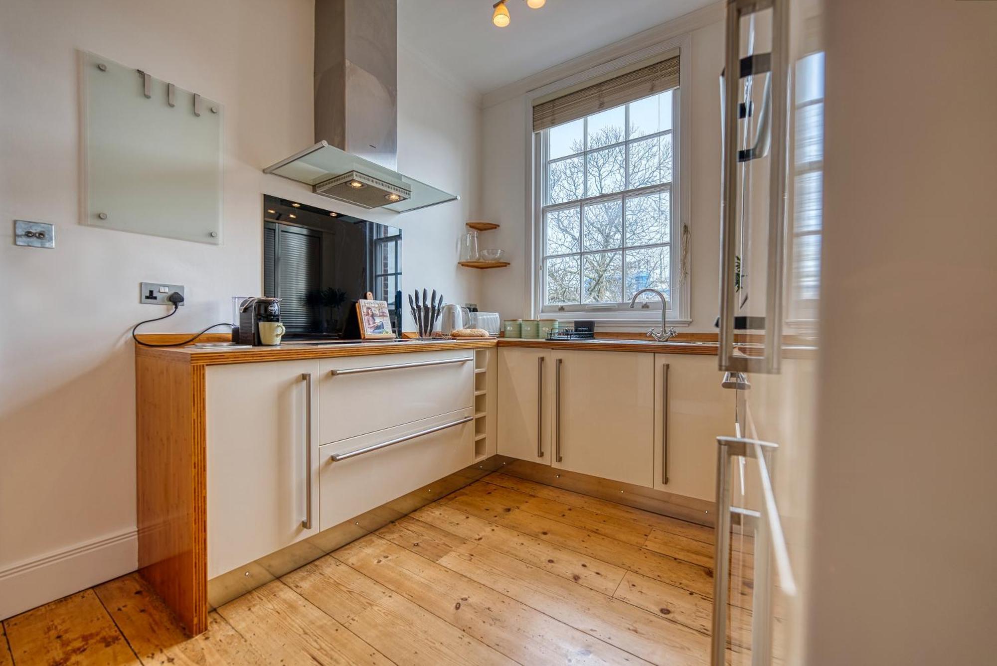 Apartamento 2-bedroom Stunning, Modern & Spacious Apartment, Near Ocean Village, Southampton, Summer Offer Available - By Blue Puffin *