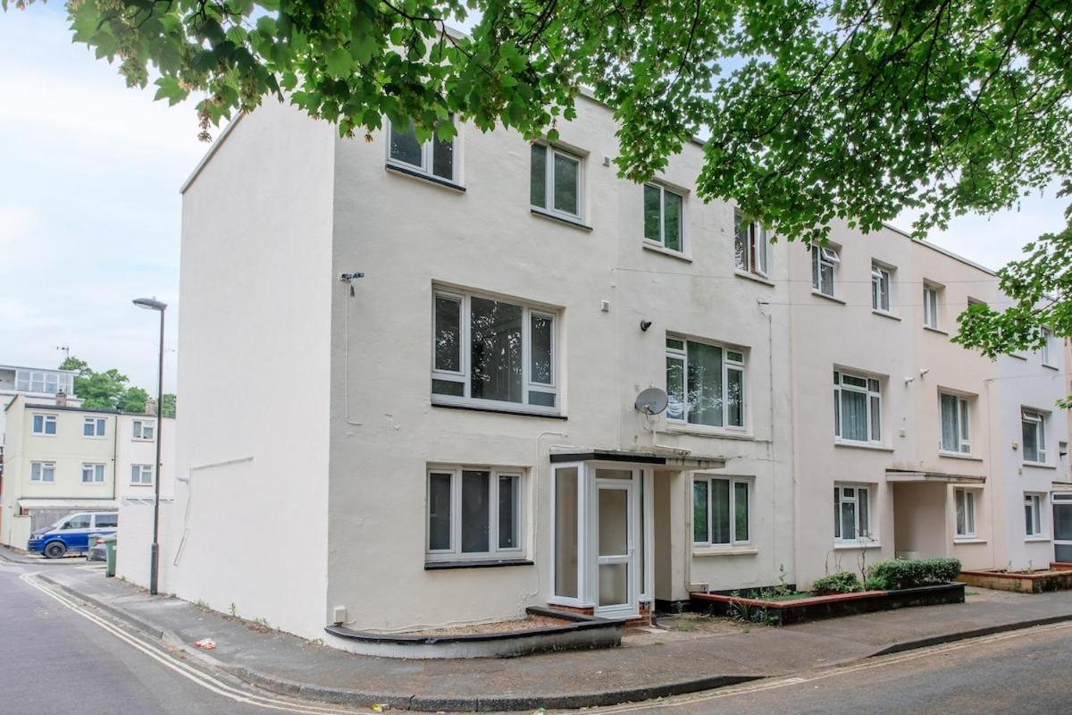 Stylish 4 Bed, 4 En-suite In Centre, Parking Southampton