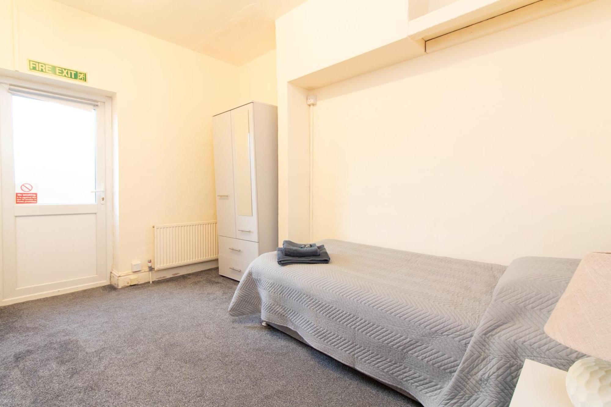 Guest house Thornbury 6 *