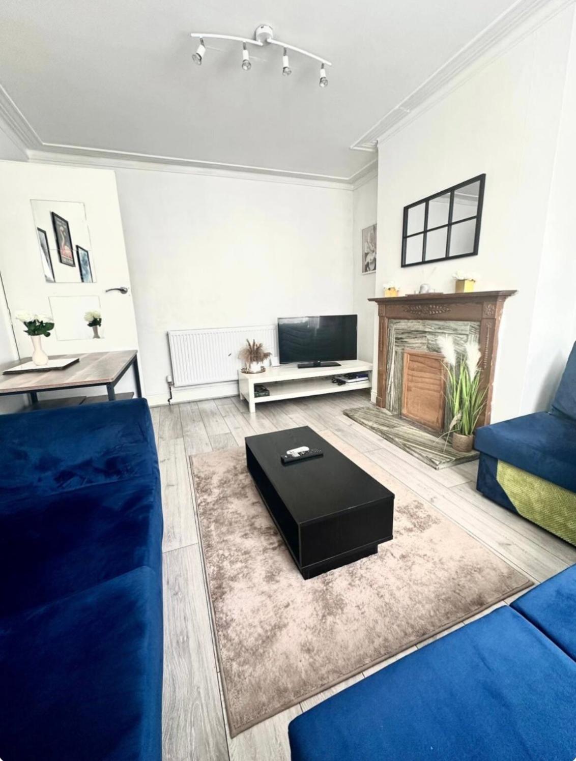 Four Bed House With Garden And Parking In The Centre Southampton