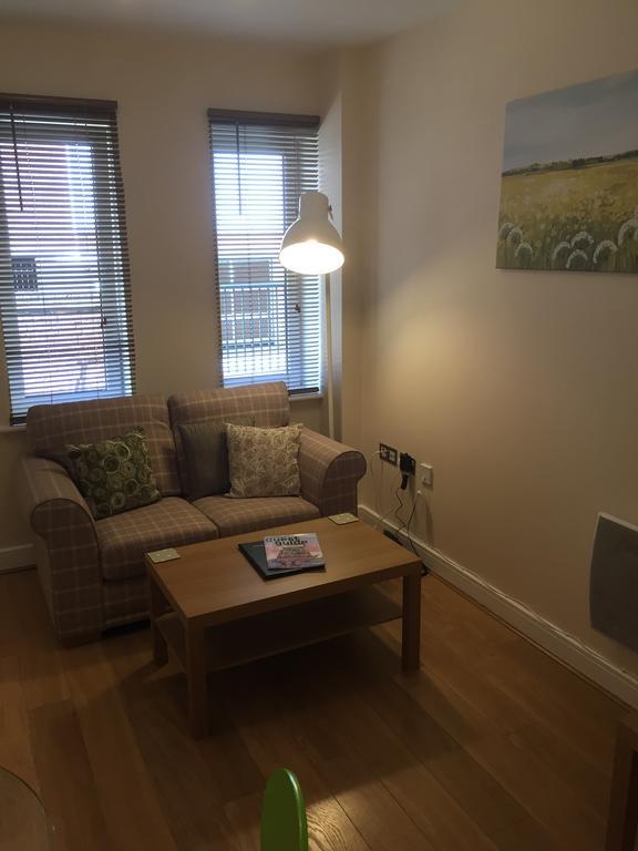 Number 10 Serviced - City Center Apartment