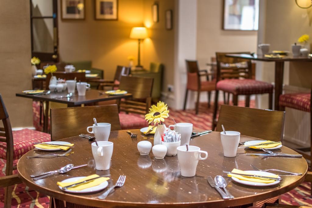 Highfield House 3*