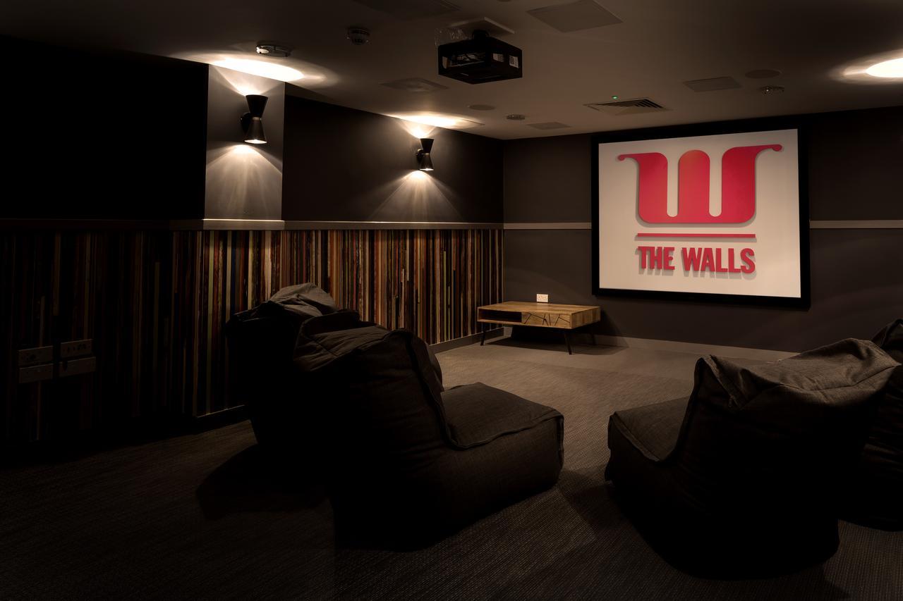The Walls Modern Studio * Southampton