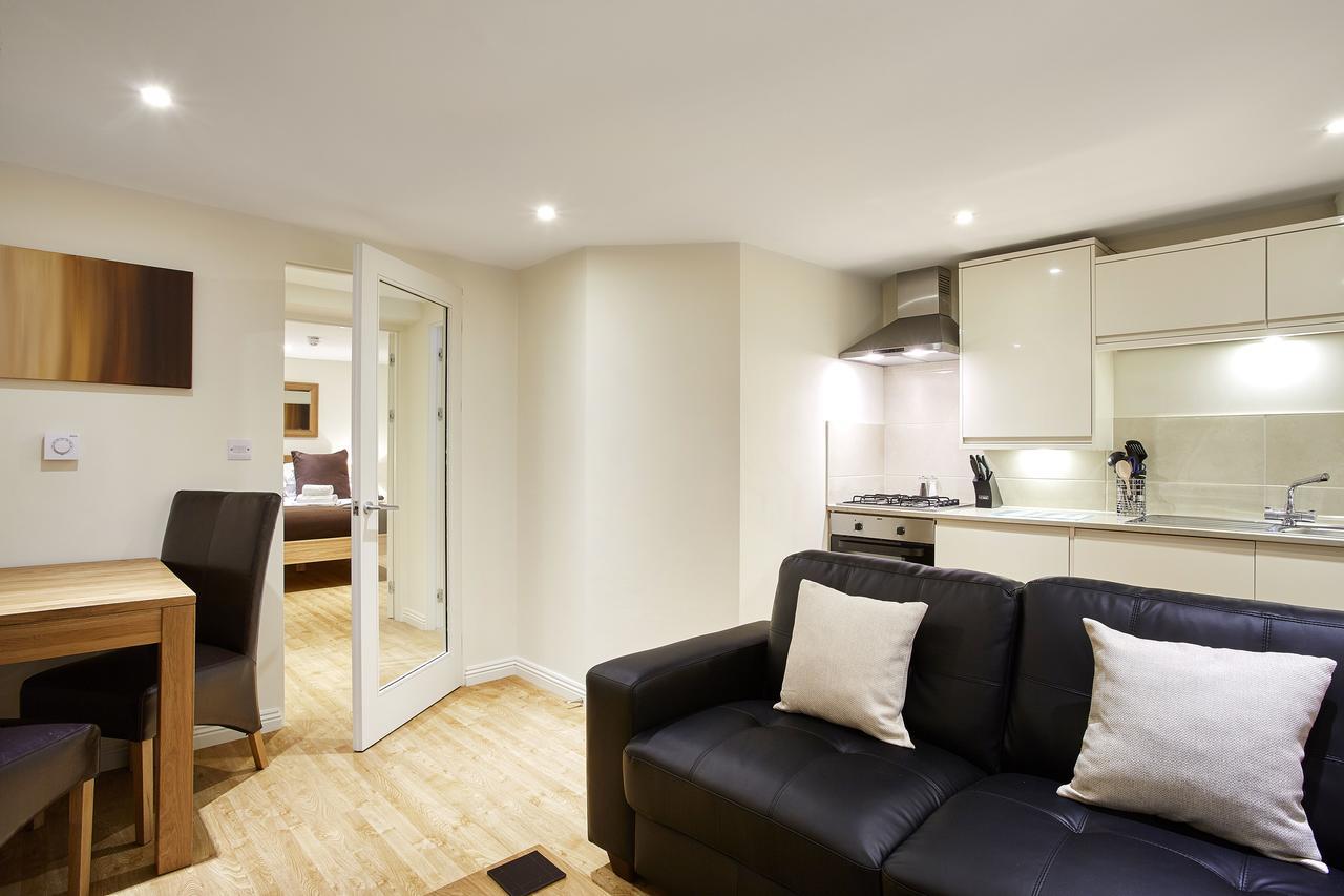 Pembroke House By Esa Apartment