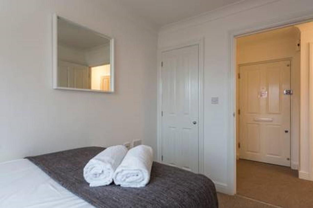 Oceana - Sycamore Court, Apartment, Walking Distance To Hospitals, Parking, Sleeps 6 * Southampton