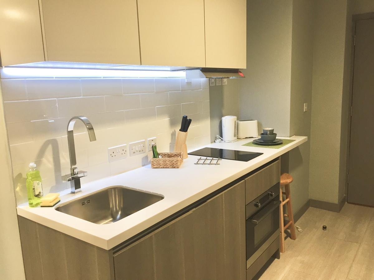 The Walls Modern Studio Apartment *