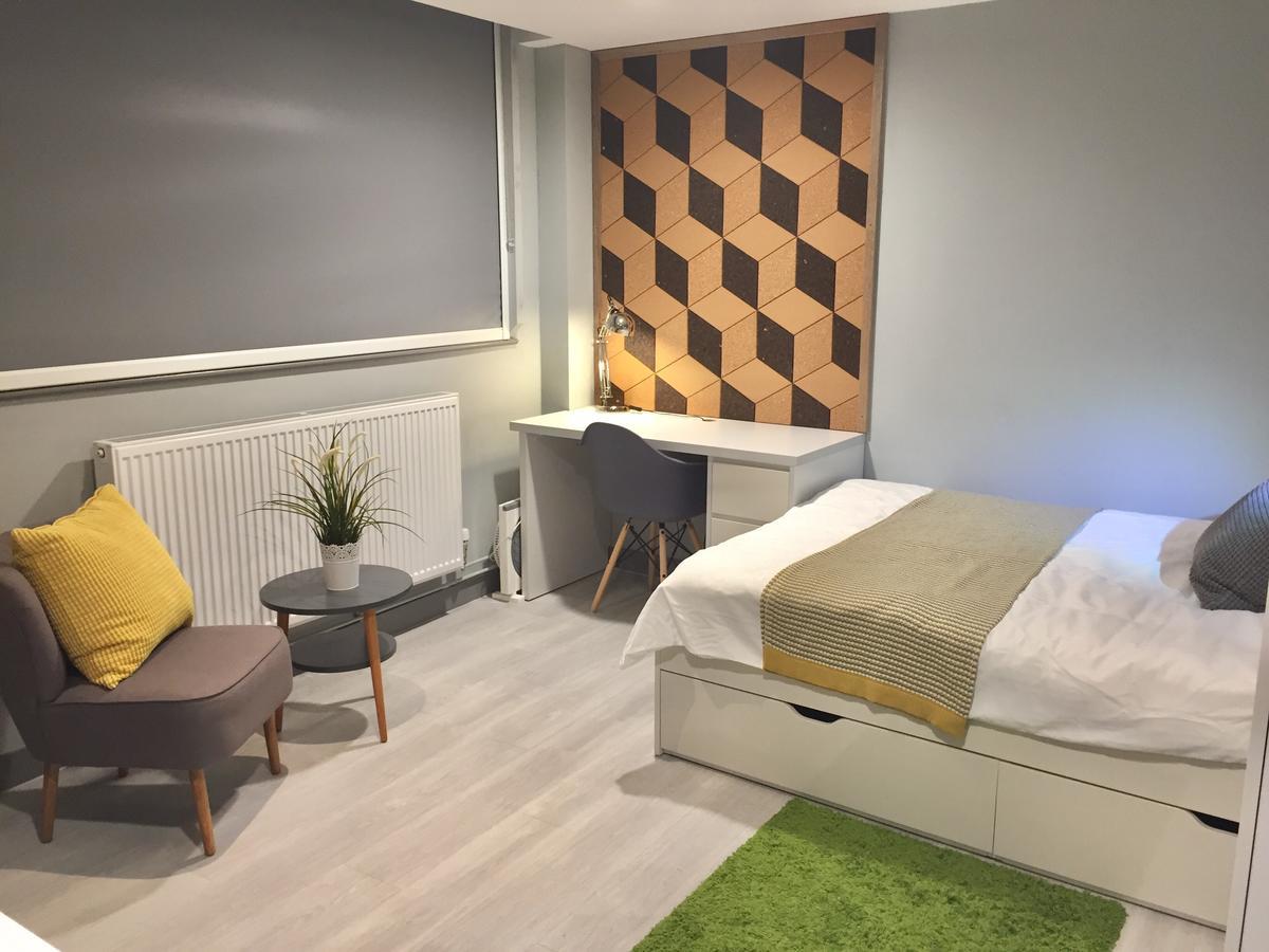 The Walls Modern Studio Apartment Southampton