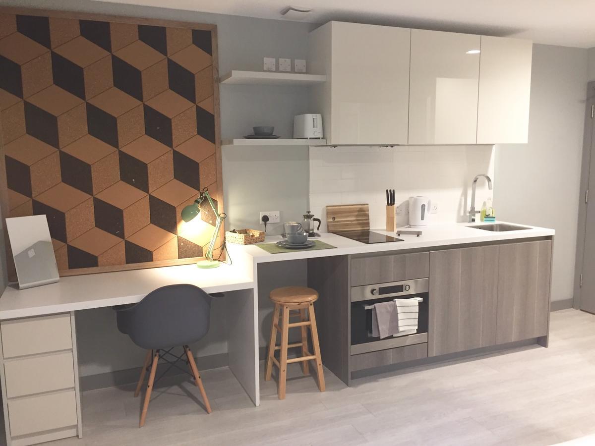 Apartment The Walls Modern Studio *