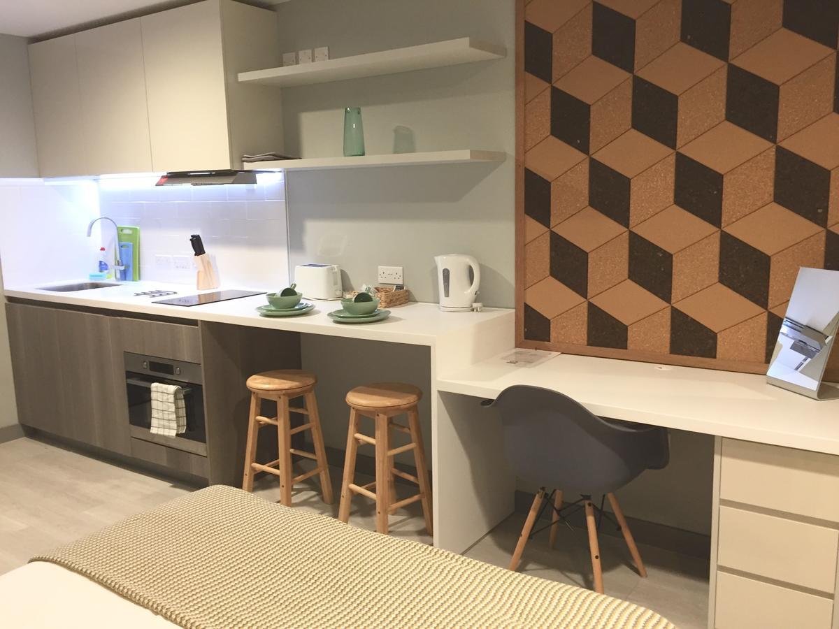 The Walls Modern Studio Apartment