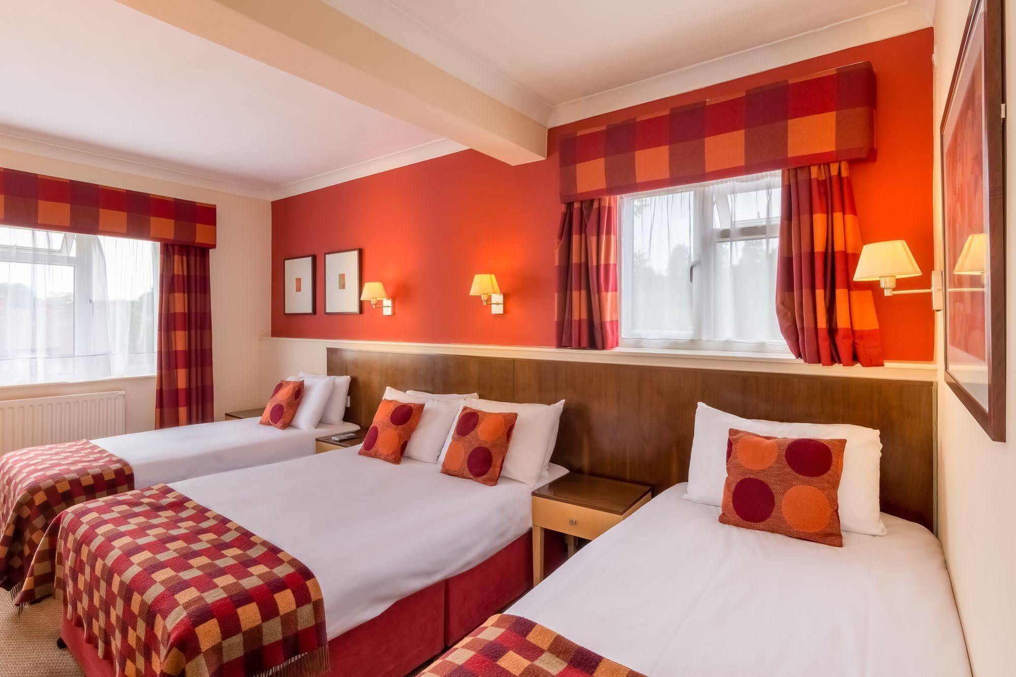 Highfield House 3*