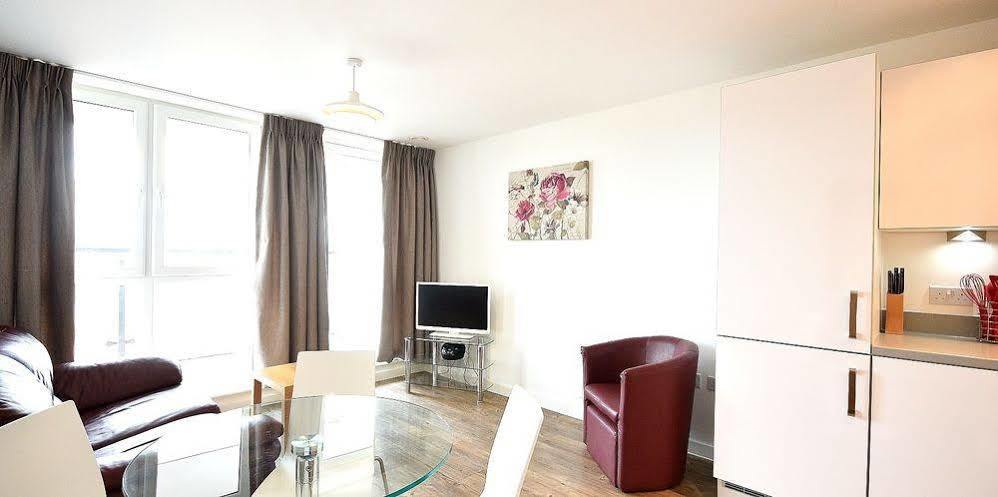 Town Or Country - Imperial Apartment