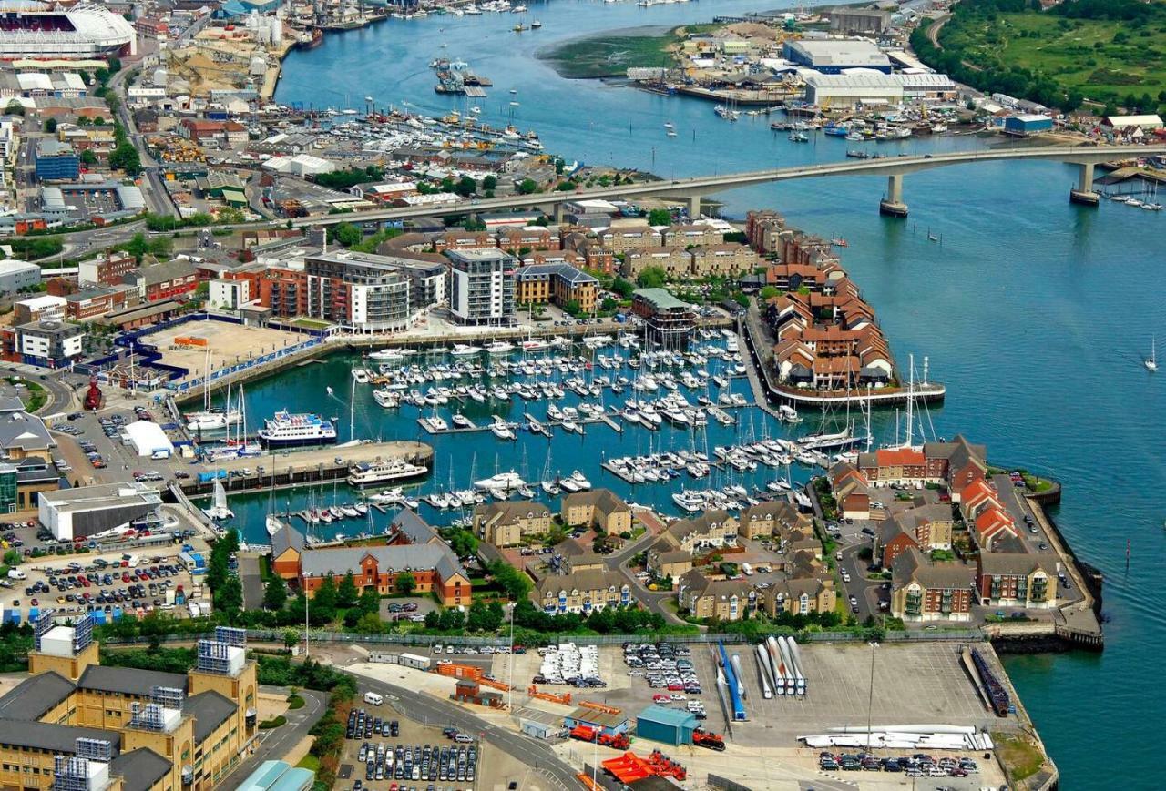 2 Bed With 2 Ensuites-near Train Station /mayflower /city * Southampton