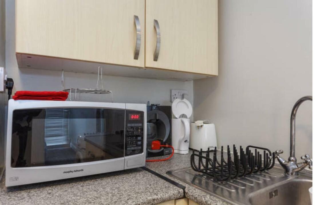 Apartment Shirley Apartments, Cozy Studio, Self Check In, 10 Min Drive To City Centre, Walking To Redbridge Train Station Southampton