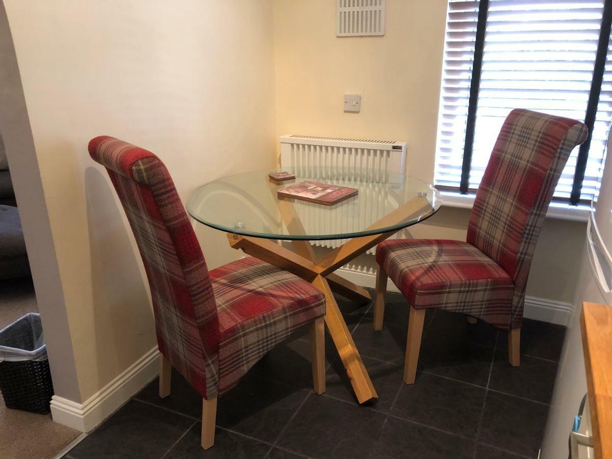 Number 10 Service - Danes Apartment Southampton