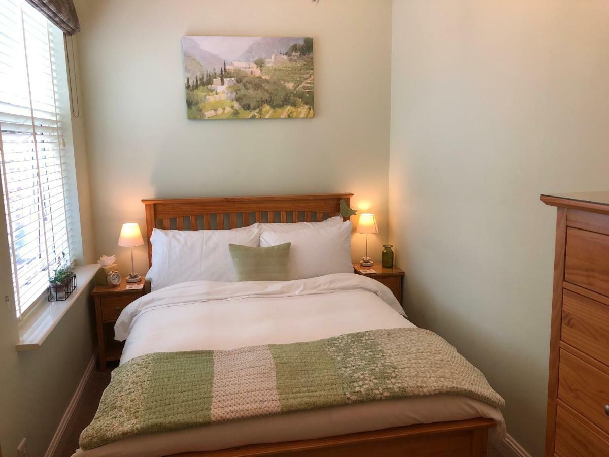 Number 10 Service - Danes Apartment Southampton