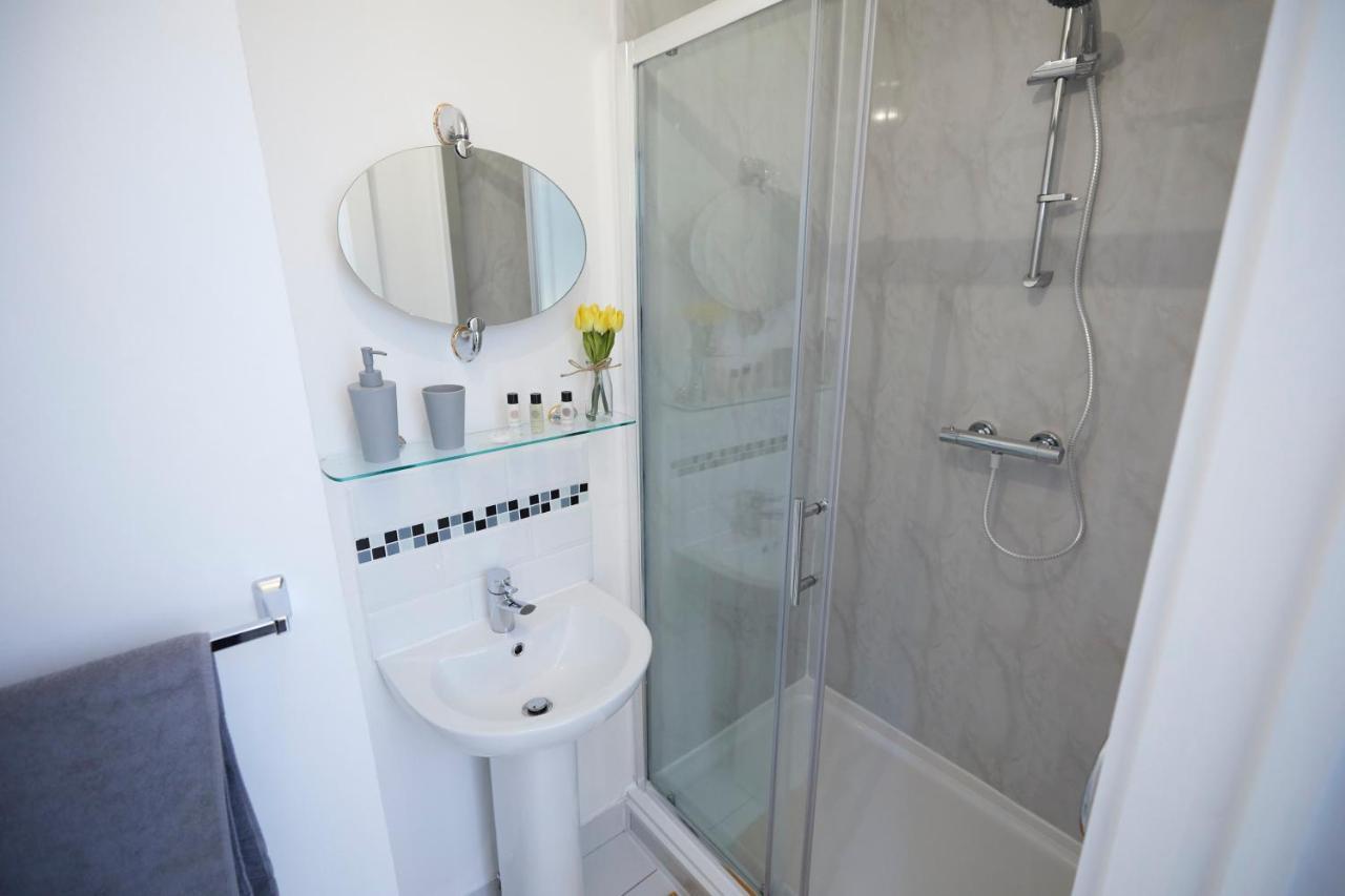 6 - Lovely Available For Guests Parking Wifi Southampton