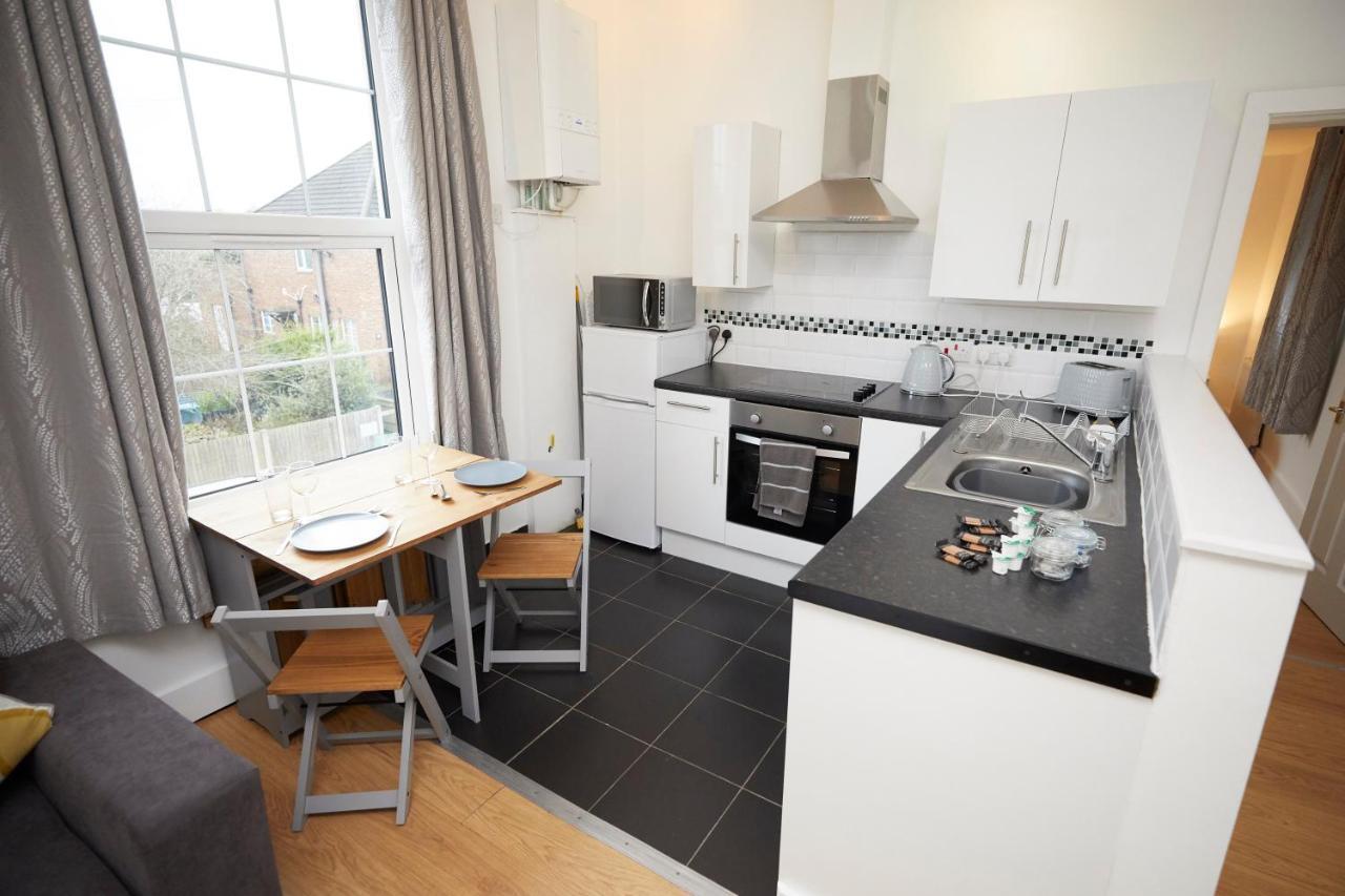 6 - Lovely Available For Guests Parking Wifi Apartment *