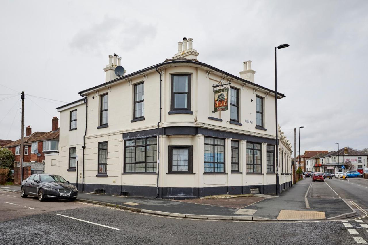 6 - Lovely Available For Guests Parking Wifi Southampton
