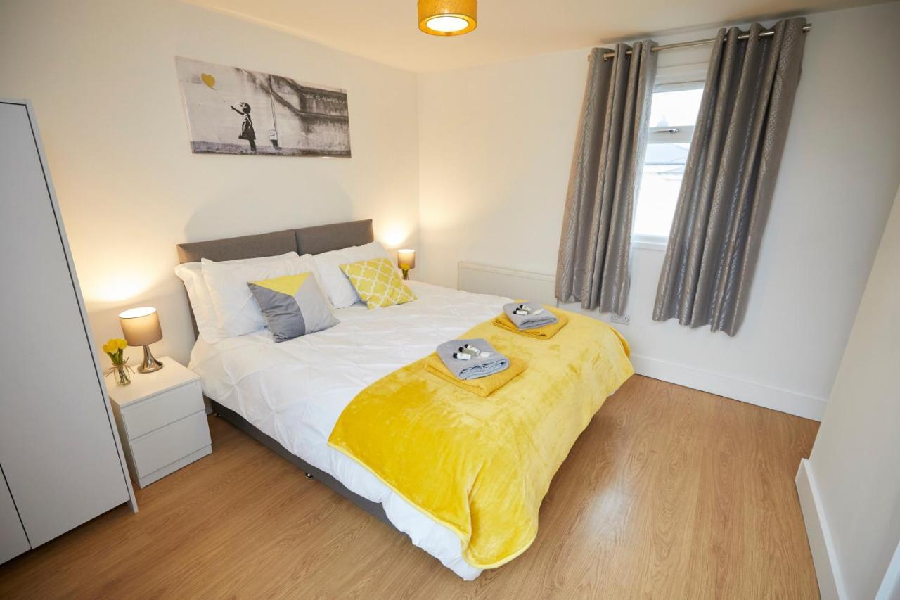 6 - Lovely Available For Guests Parking Wifi