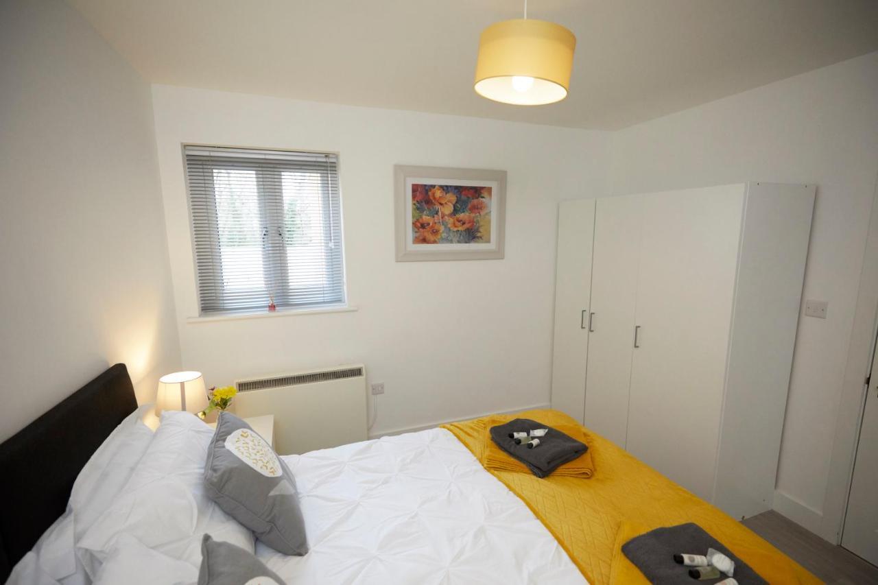 Apartamento Spire View - 1 Bedroom, Sleeps 4, Parking Wifi *