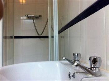 Addenro House 3* Southampton