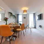Amber Apartment Oasis - Your Gateway To Southampton\'S Vibrant Heart, Port, Shopping
