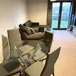 Best Price! Huge 1 Bed Apartment, City Centre, Single Beds Or Super King, Sofabed & Free Secure Parking