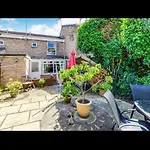 11 Whitehouse Garden
