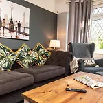 Cheerful 3-Bedroom Douglas House With Patio