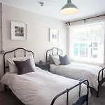 Oxford Street Grand Apartment- Free Evening Parking