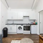 Stylish Self-Contained Annex Near City Centre