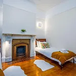Spacious Flat In City Centre With Garden