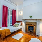 Spacious Flat In City Centre With Garden