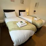 St Denys 2 Bedroom Flat, Convenient Location Next To Station, Great For Contractors