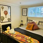 Grade II Boho Home In The Heart Of Oxford St.