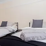 Shirley House 5, Guest House, Self Catering, Self Check In With Smart Locks, Use Of Fully Equipped Kitchen, Close To City Centre, Ideal For Longer Stays And Fawley Contractors