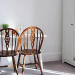 Shirley Guest House